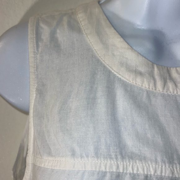 Embroidered White and Blue Sleeveless Top - Picture 8 of 9